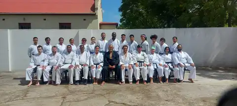 Gashuku group picture centered around Sensei Chris Ensil